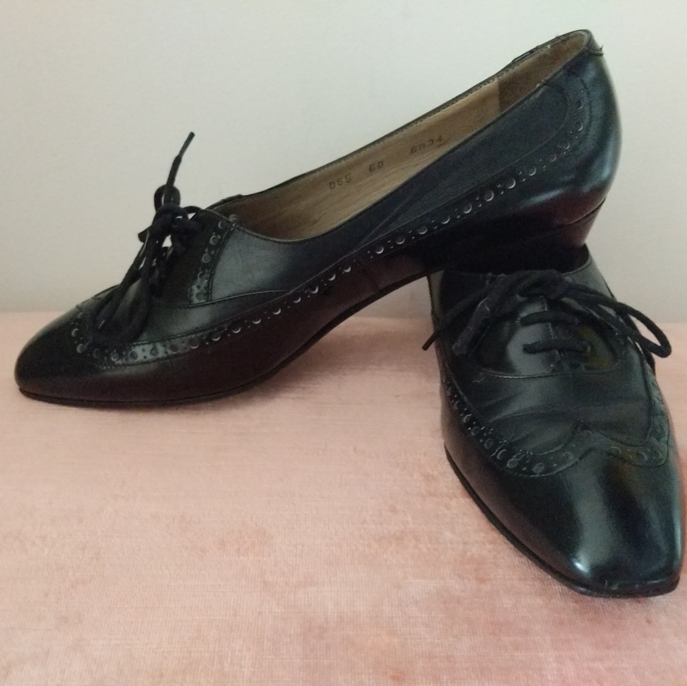 Vintage Church's oxford style black women's shoes